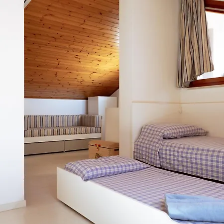 Appartamento 6 Posti Letto A Lignano Moderno * Lignano Sabbiadoro