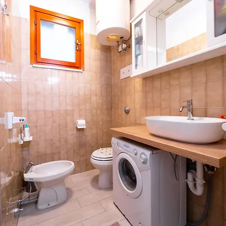 Appartamento 6 Posti Letto A Lignano Moderno *